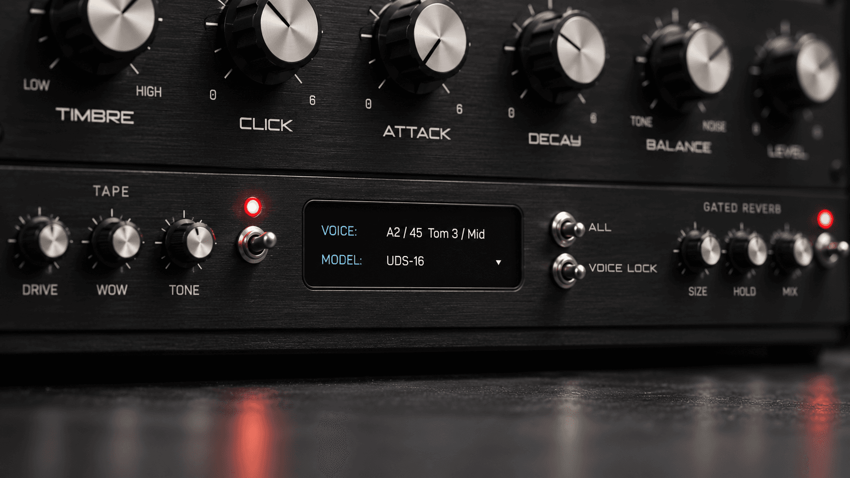 UDS-16 panel showing the voice display with the MODEL selector set to UDS-16